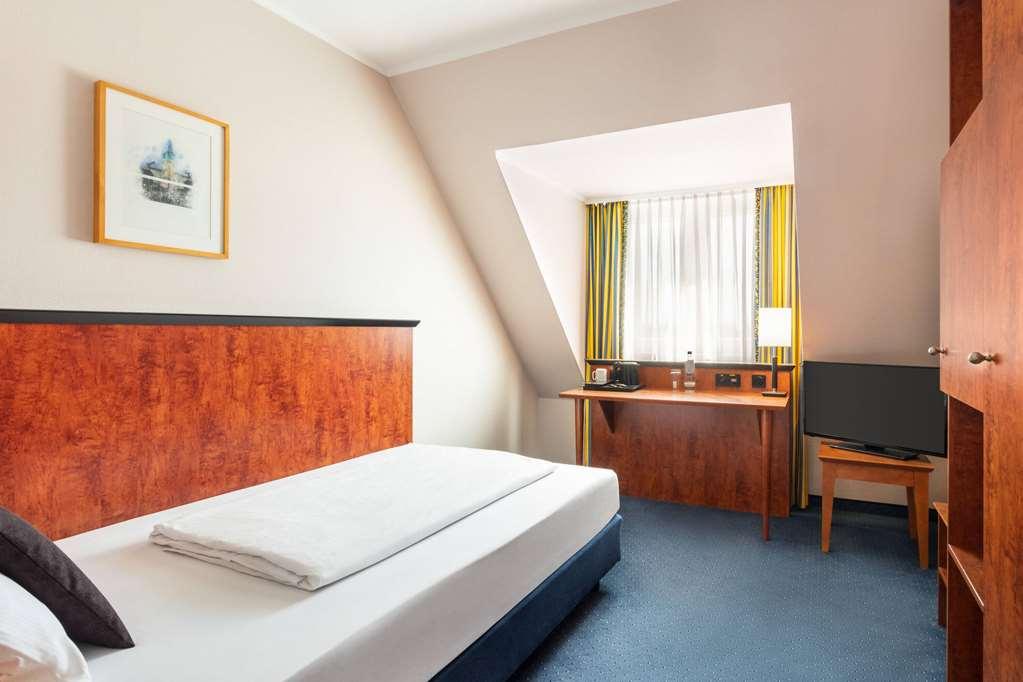 AMEDIA Hotel Frankfurt Rüsselsheim Zimmer foto